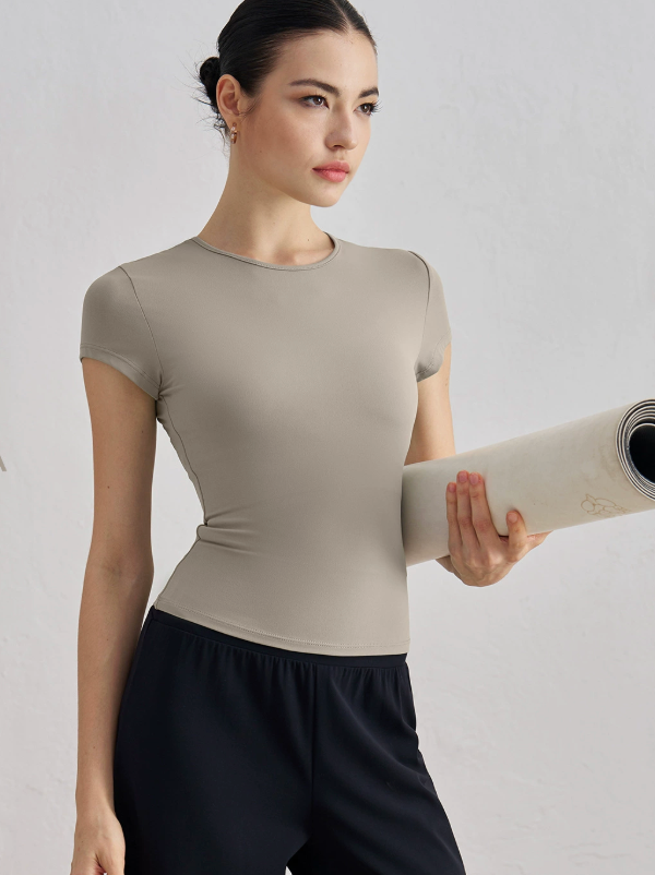 Contour Short-Sleeve Yoga Tee 主圖
